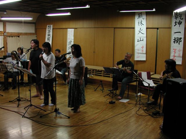 （画像は2006年のライブ）